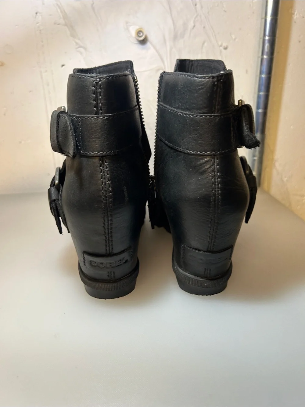 SOREL Joan of Arctic Wedge ll Buckle Boot Black Leather Waterproof Size: 9